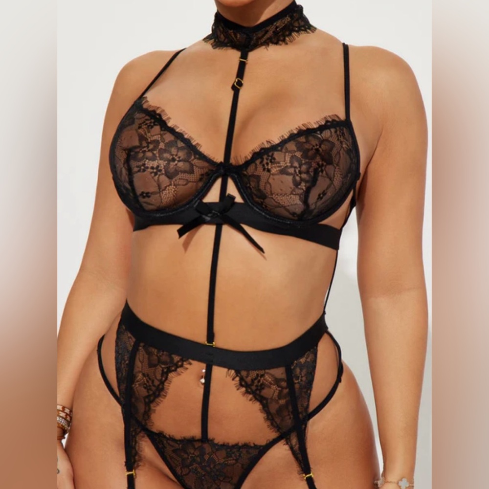 3 Piece Lace choker garter set Black Size L NWT
